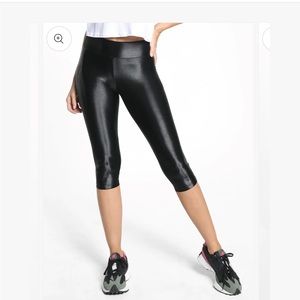 Koral lustrous high-rise infinity Capri legging